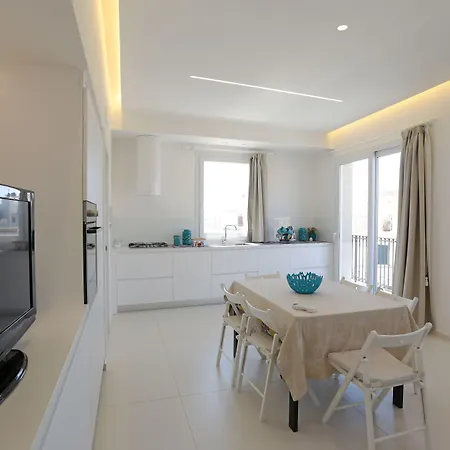 아파트 Mediterranean View 마리나디라구사